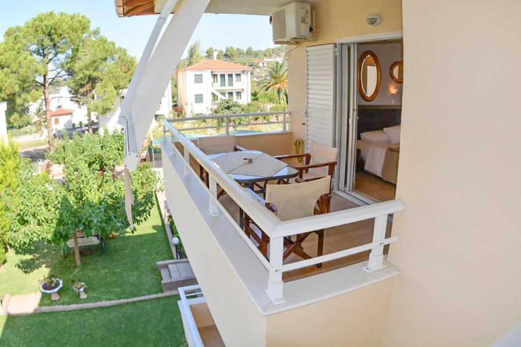 Michel Mar Studios & Apartments Neos Marmaras Exterior foto